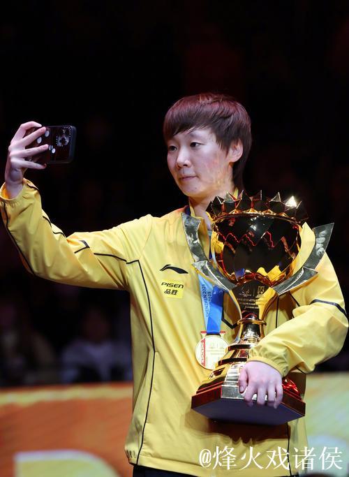 王曼昱腰伤硬拼夺冠揽56万奖金!孙颖莎腿肿伤情曝光 王曼昱腰伤硬拼夺冠揽56万奖金!孙颖莎腿肿伤情曝光